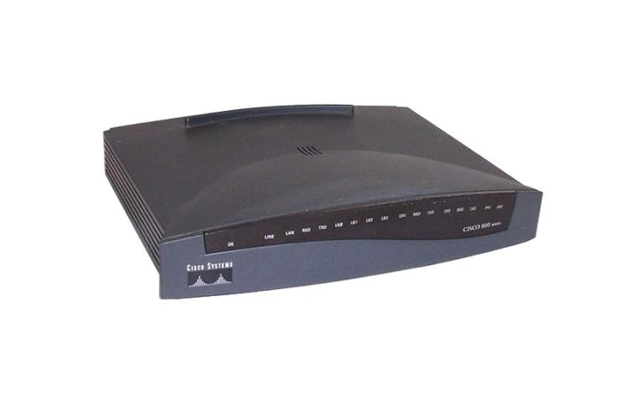 Cisco 805 Serial Router 1 x 10Base-T LAN 1 x Serial WAN Router